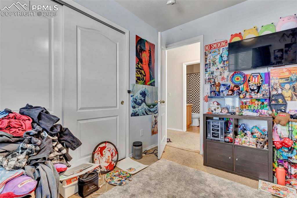 Image 32 of 45: Bedroom