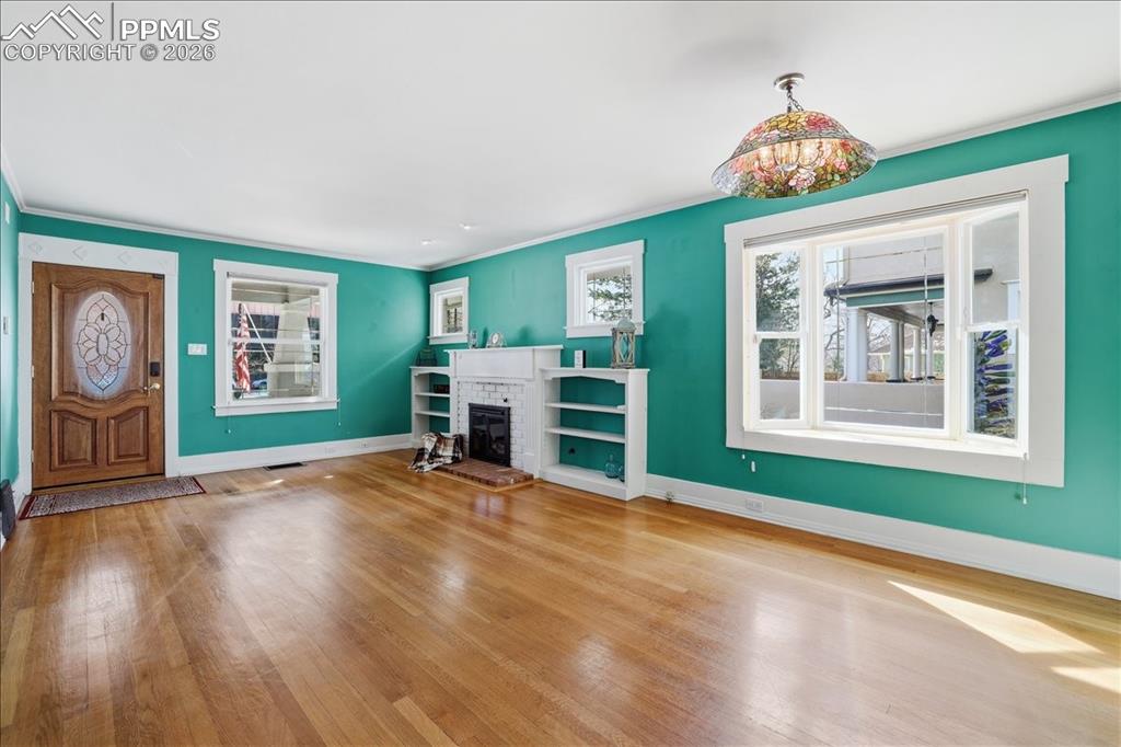 Image 11 of 42: Living Room