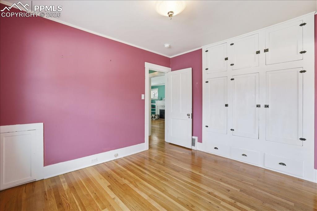 Image 25 of 42: Bedroom