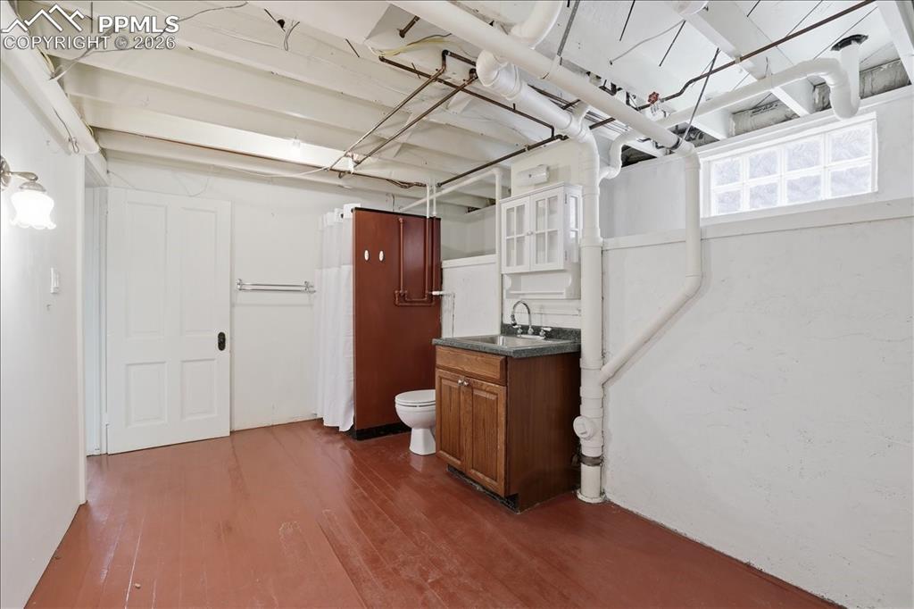 Image 33 of 42: Basement