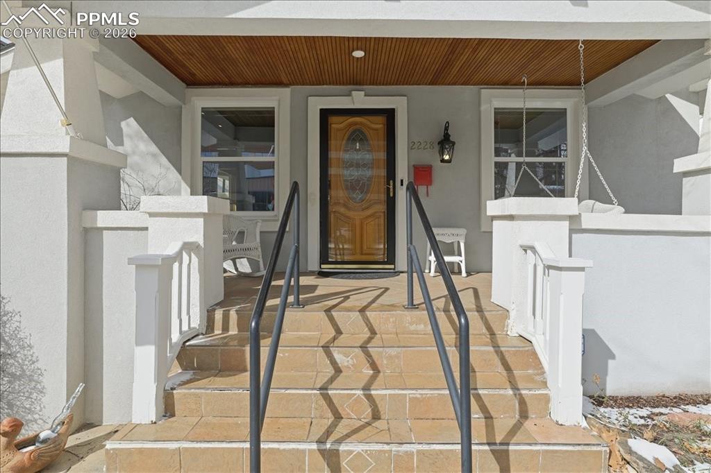 Image 5 of 42: Entry