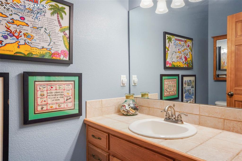 Image 15 of 46: Bathroom