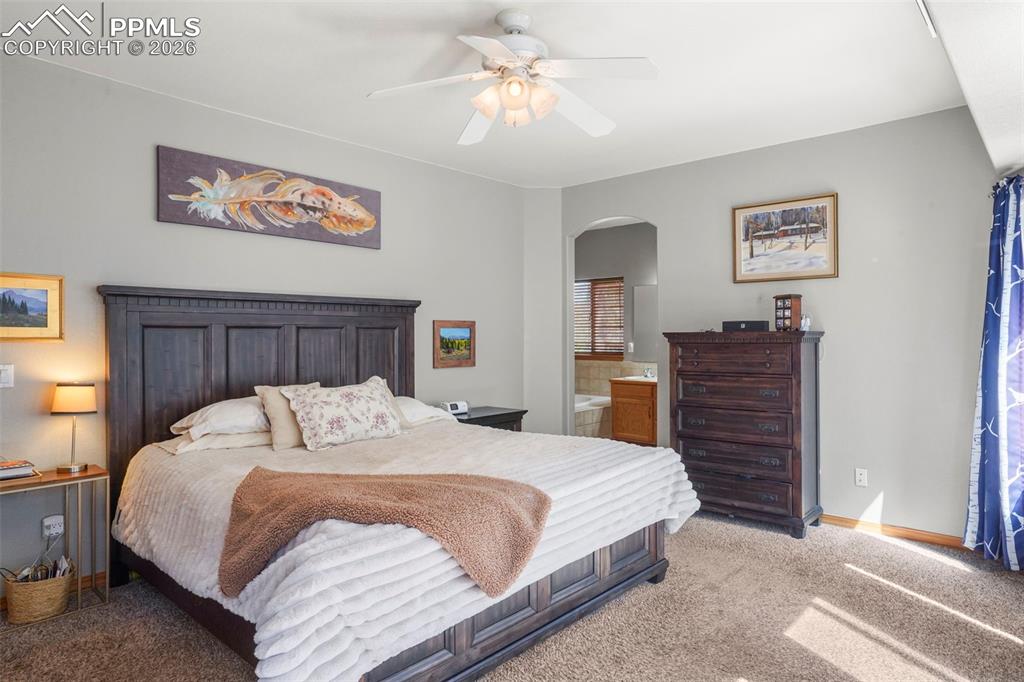 Image 17 of 46: Bedroom