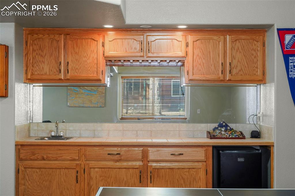 Image 27 of 46: Kitchen