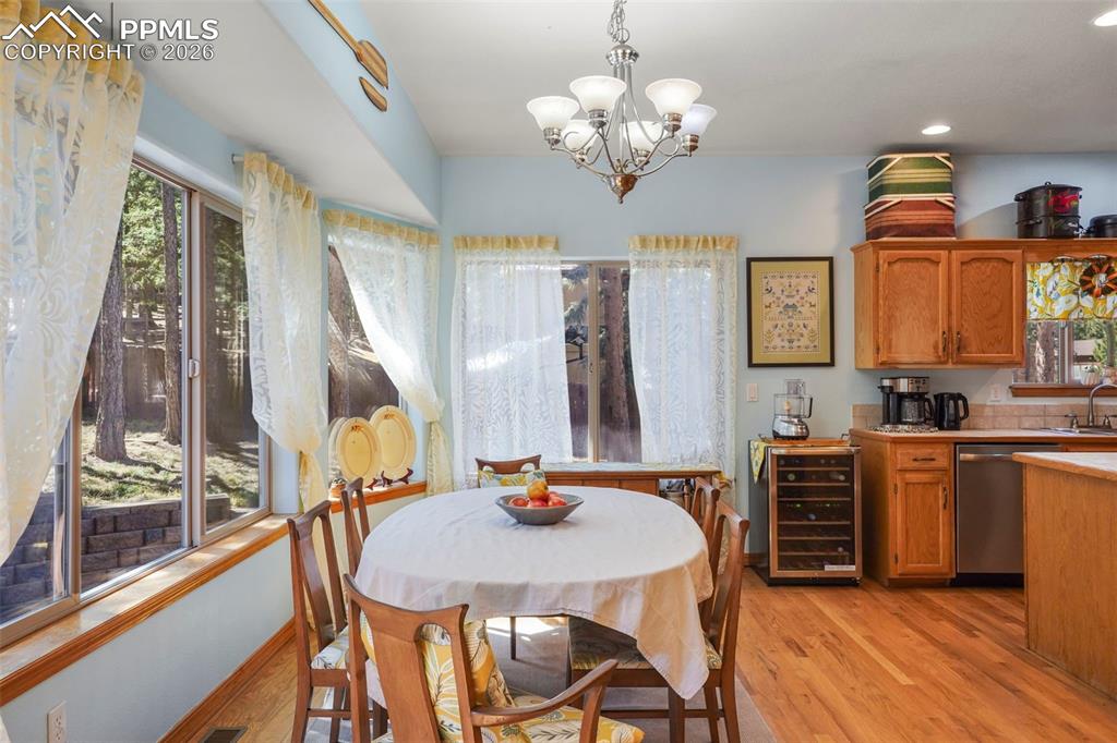 Image 8 of 46: Dining Area