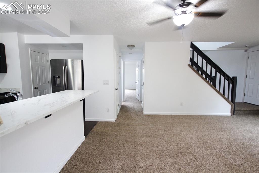 Image 6 of 14: Living Room