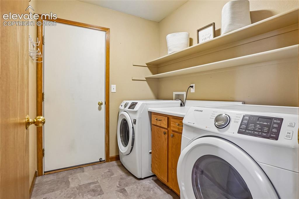 Image 19 of 50: Laundry