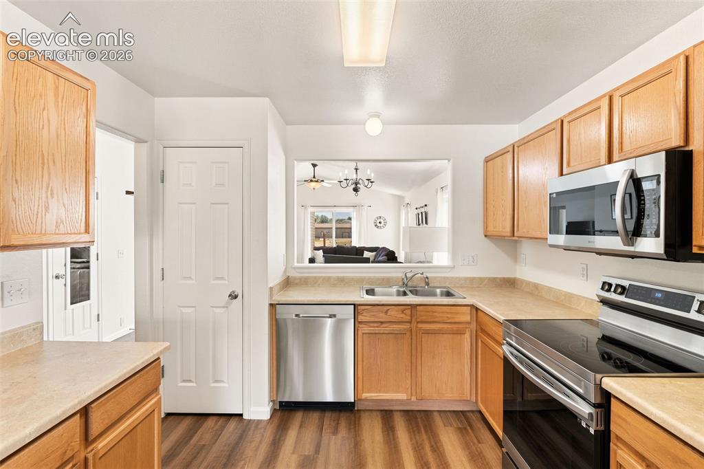 Image 12 of 34: Kitchen