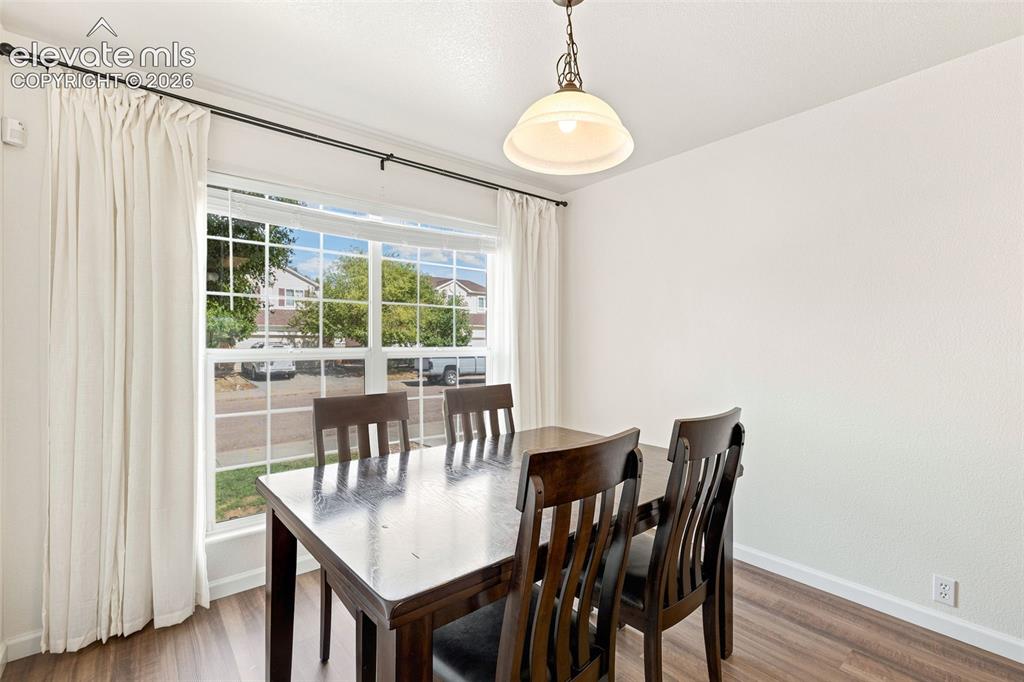 Image 14 of 34: Dining Area
