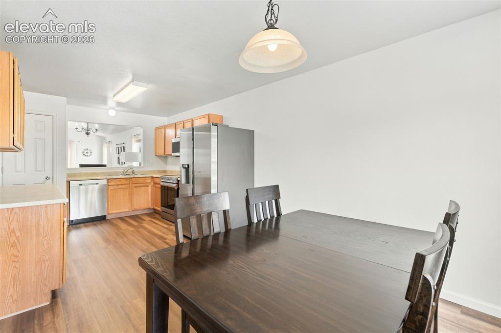 Image 15 of 34: Dining Area