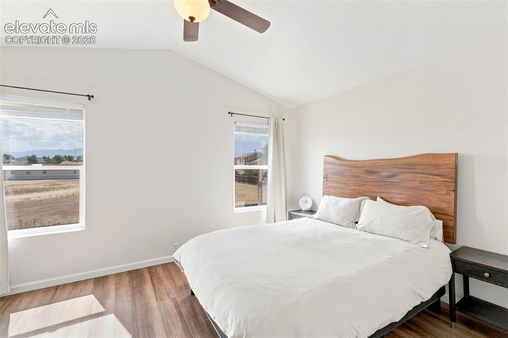 Image 16 of 34: Bedroom