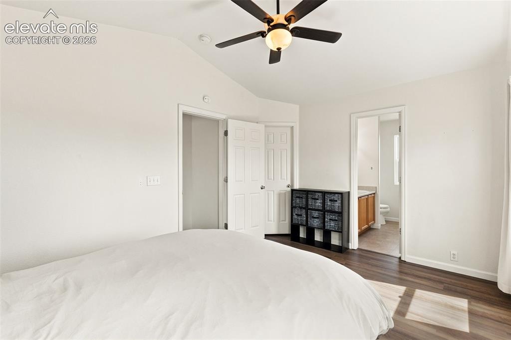 Image 18 of 34: Bedroom