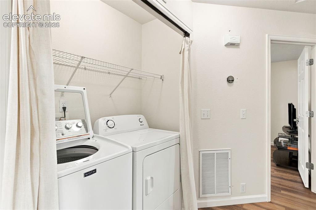 Image 23 of 34: Laundry