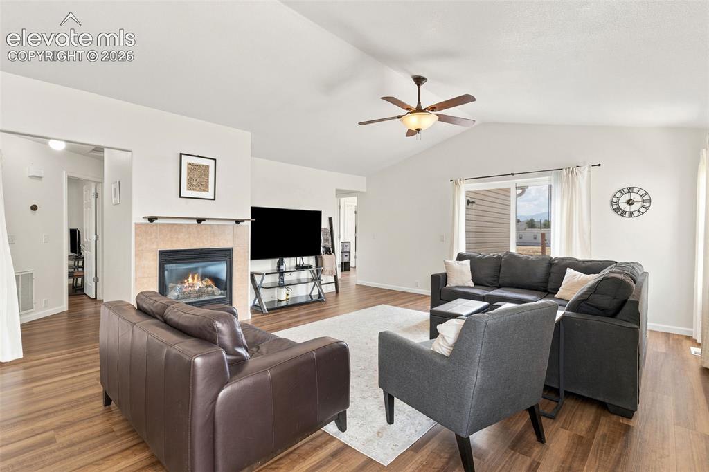 Image 6 of 34: Living Room