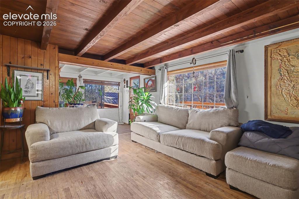 Image 2 of 17: Living Room