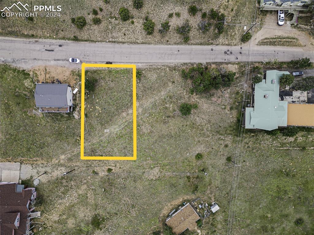 Image 3 of 19: Property Lines Are Approximate and are not a Survey