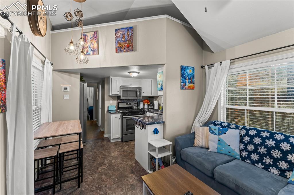 Image 6 of 23: Living Room