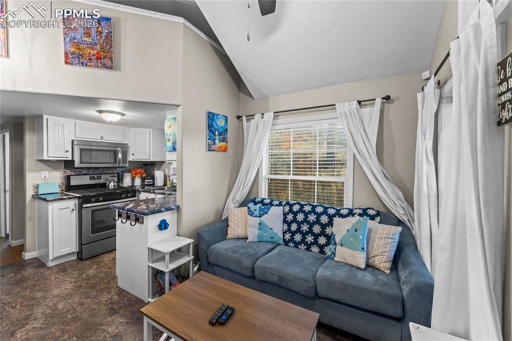 Image 7 of 23: Living Room