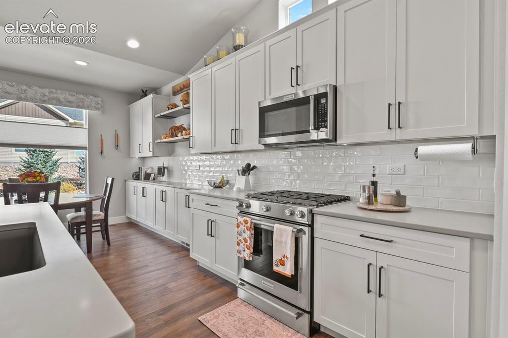 Image 11 of 48: Kitchen