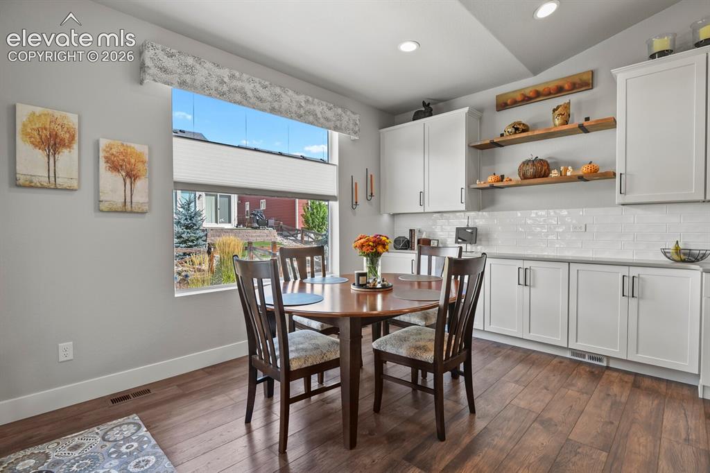 Image 12 of 48: Dining Area