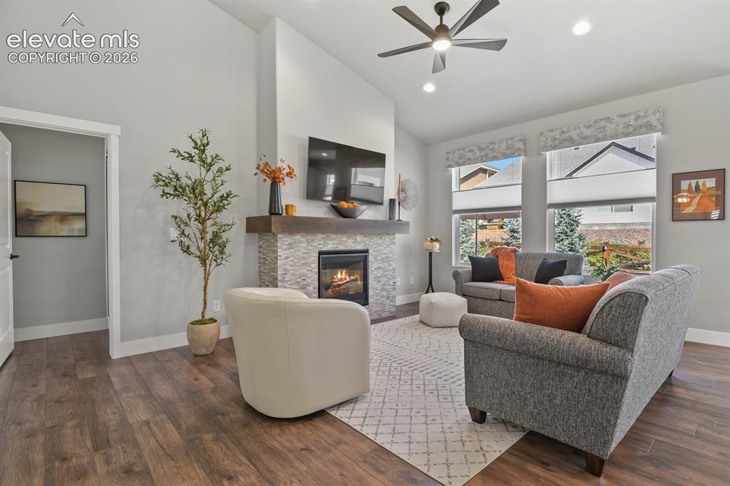 Image 15 of 48: Living Room