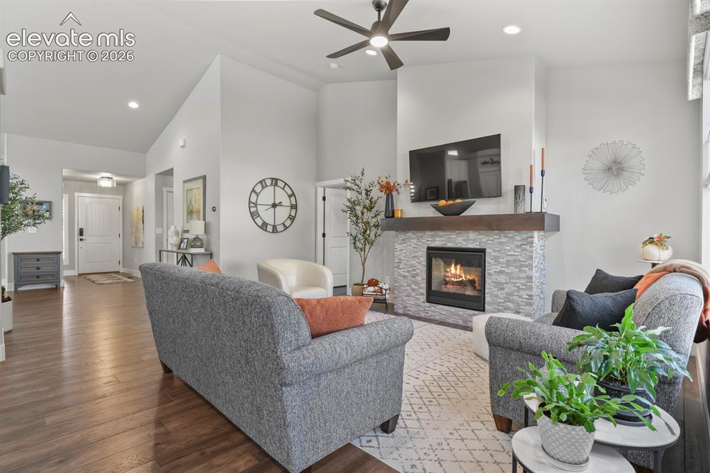 Image 17 of 48: Living Room