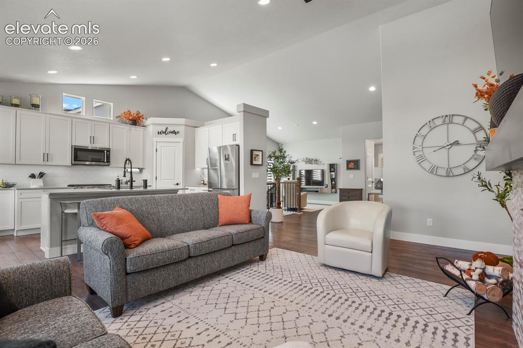 Image 18 of 48: Living Room