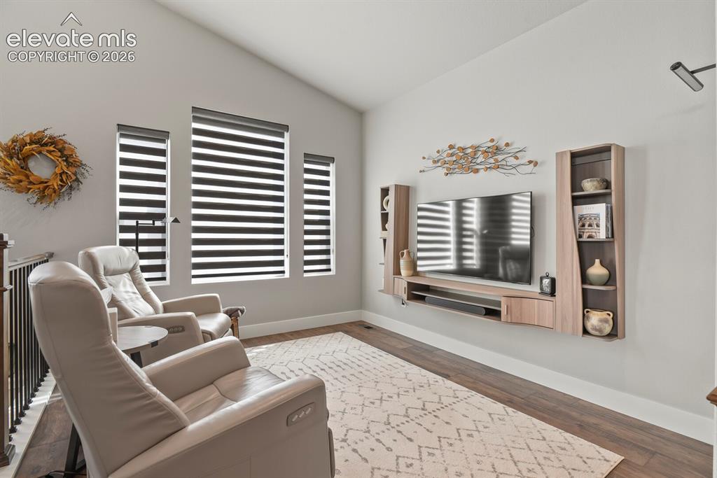 Image 4 of 48: Sitting Room