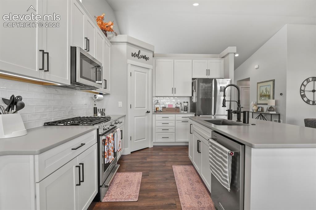 Image 8 of 48: Kitchen