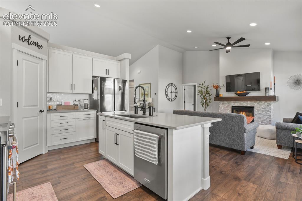 Image 9 of 48: Kitchen