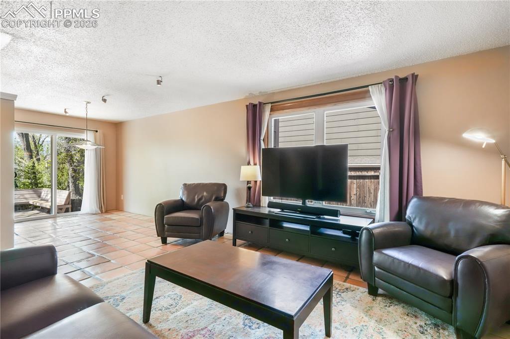 Image 11 of 50: Living Room