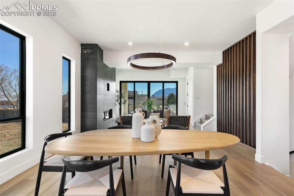 Image 24 of 48: Dining Area