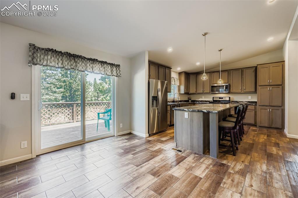 Image 15 of 39: Kitchen