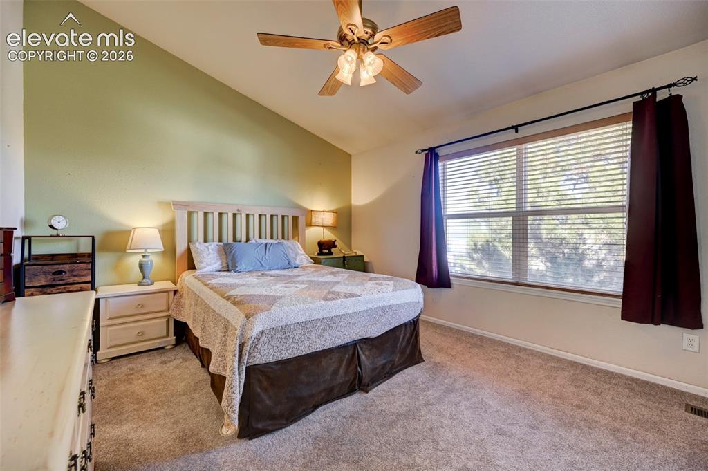 Image 10 of 19: Bedroom