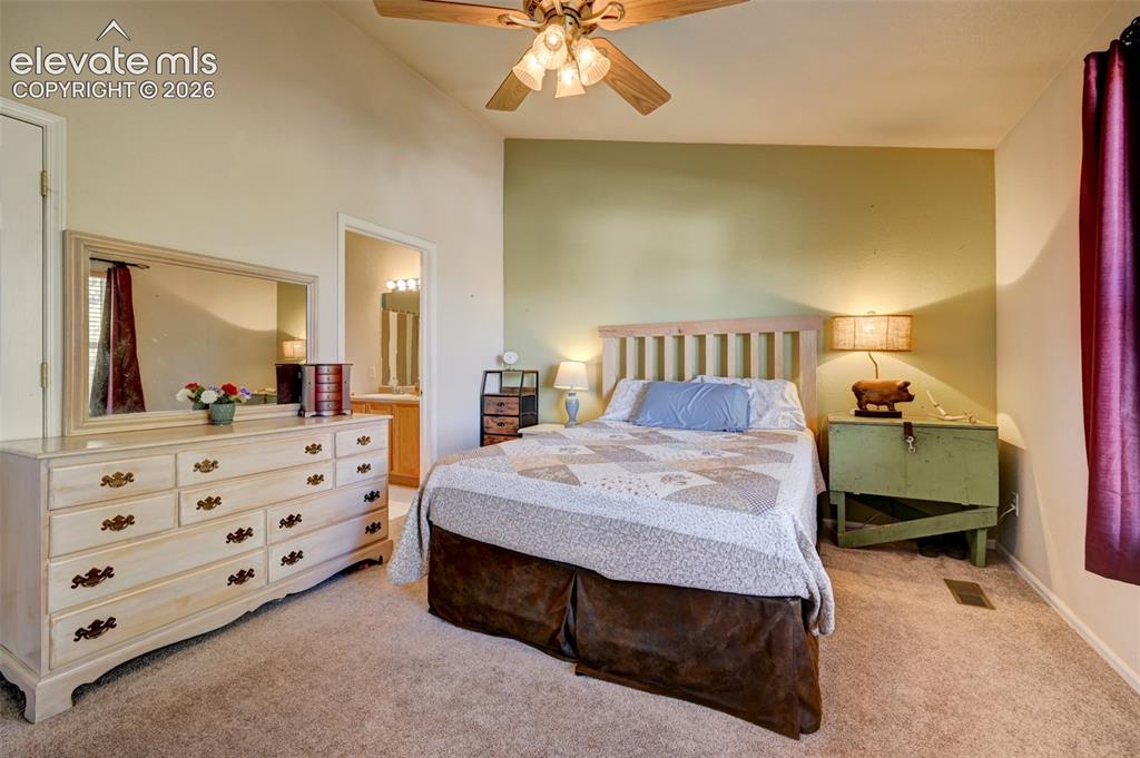 Image 11 of 19: Bedroom
