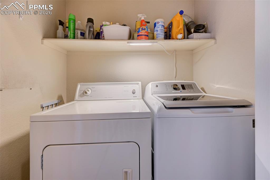 Image 17 of 20: Laundry