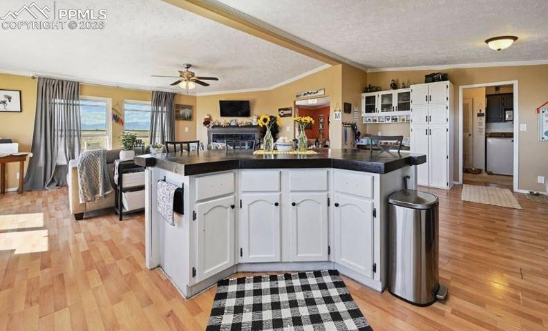 Image 12 of 41: Kitchen