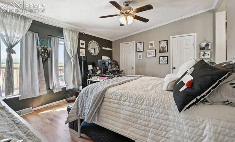 Image 15 of 41: Bedroom