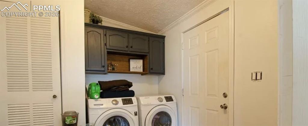 Image 17 of 33: Laundry
