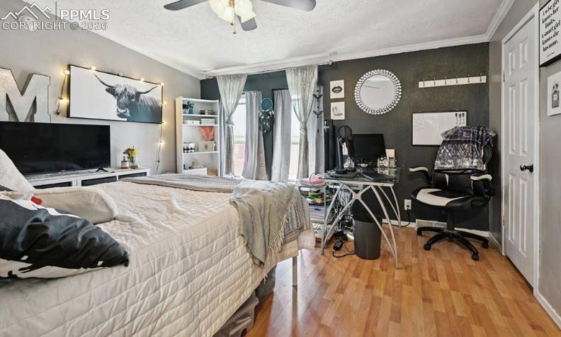 Image 17 of 41: Bedroom