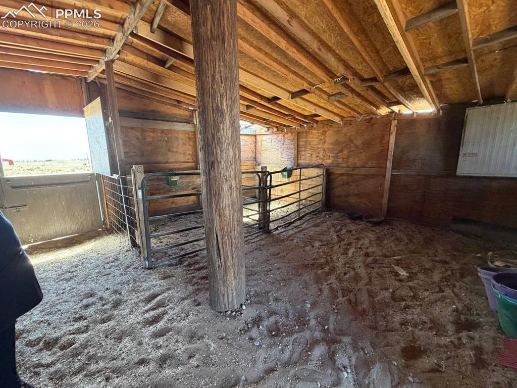 Image 33 of 41: Stable