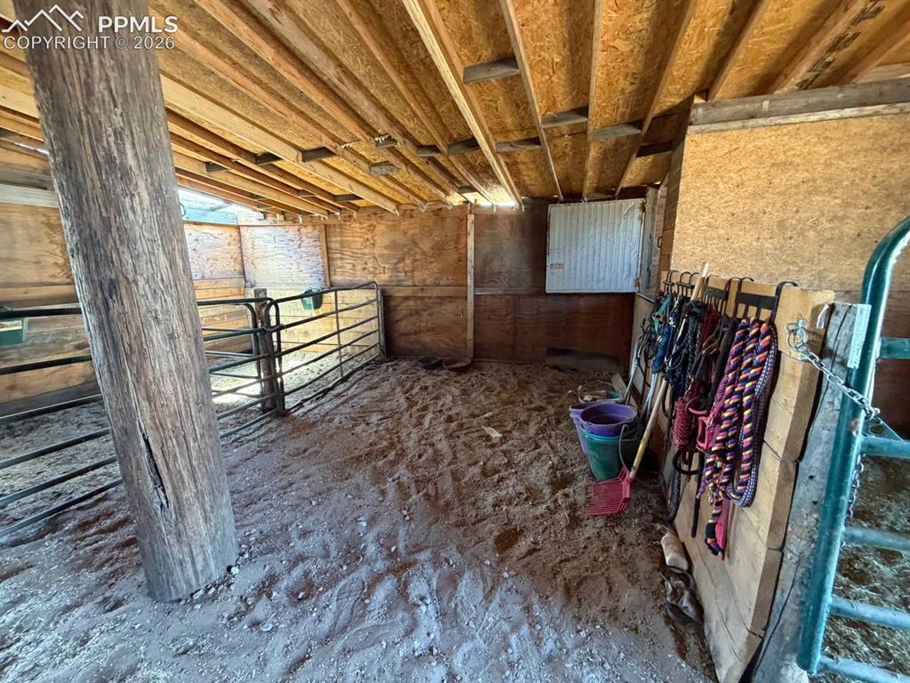 Image 34 of 41: Stable