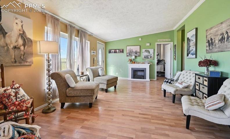 Image 7 of 41: Sitting Room