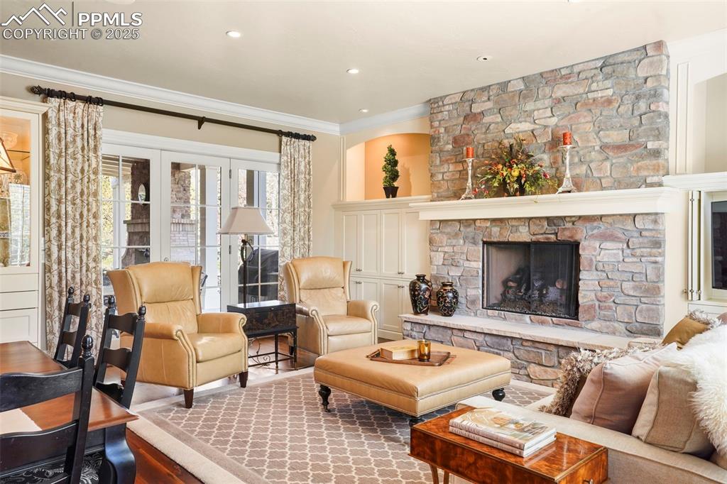 Image 12 of 41: Living Room