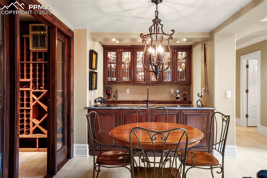Image 20 of 41: Dining Area