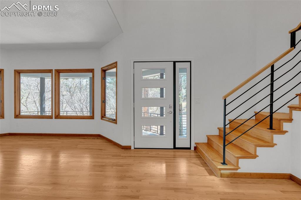 Image 18 of 48: Entry