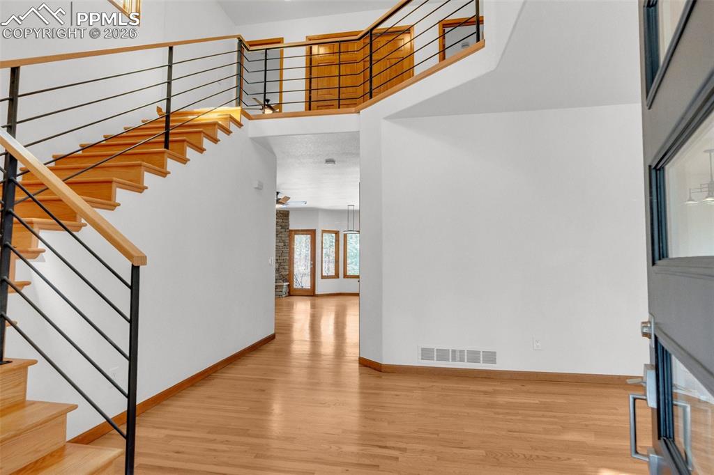 Image 9 of 48: Entry