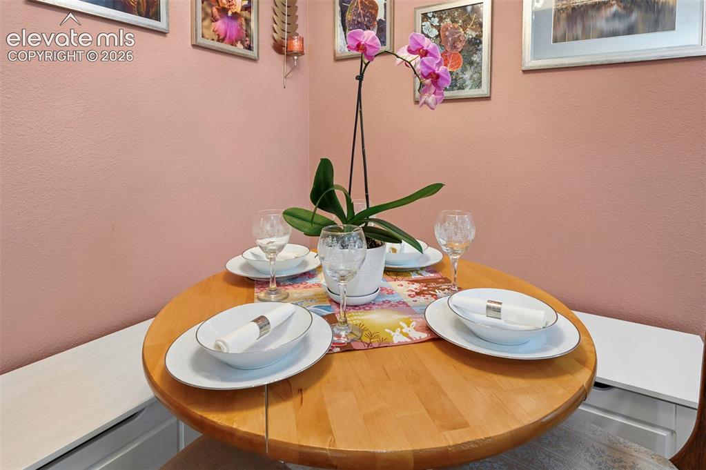 Image 13 of 44: Dining Area