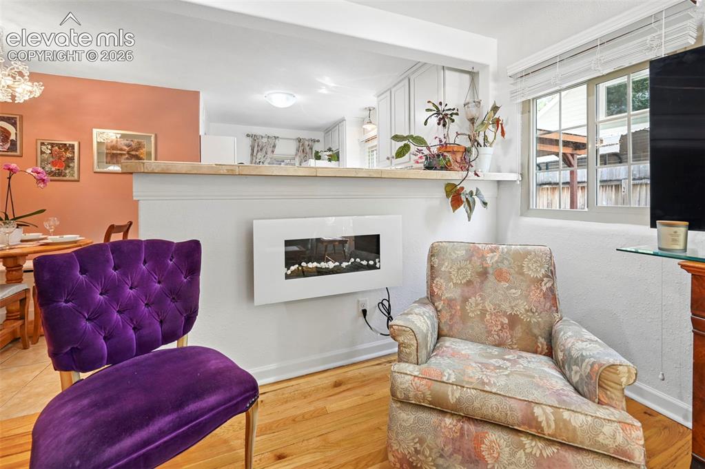 Image 14 of 44: Sitting Room