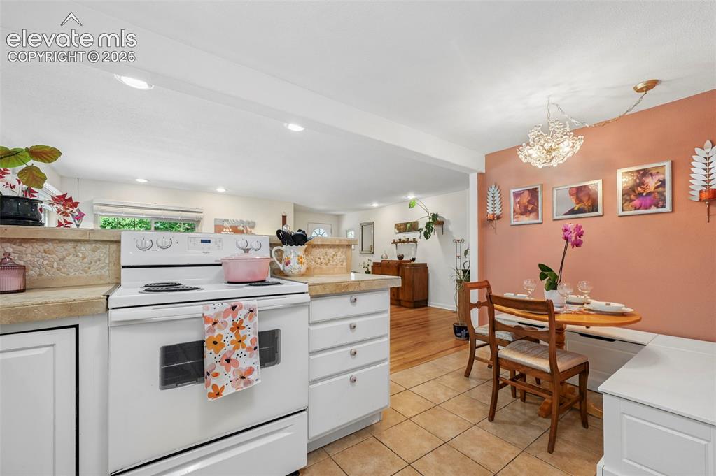 Image 9 of 44: Kitchen